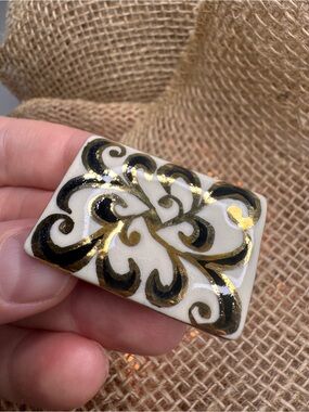 Vintage Ceramic Brooch Black & Gold Damask Scroll Rectangle Pin Unmarked